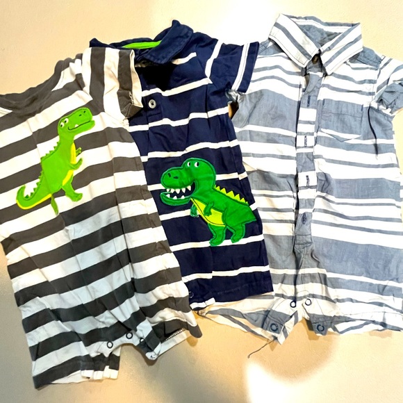 Carters Boys 12 months bodysuits (7 pieces) EUC - Picture 3 of 4